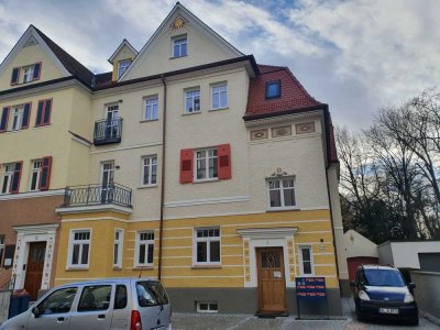 Traumlage am Park:   Exclusive 3,5-Zimmer-Jugendstil-Wohnung mit 123 qm