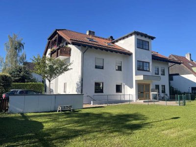 Gemütliche 2-Zimmer-Dachgeschosswohnung mit Balkon und  TG-Stellplatz in Gilching