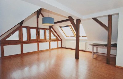 von PRIVAT!  Stilvolle+helle 3-Zimmer-DG-Wohnung mit 75 qm und Ausbau-Reserve zentral in Herne-Mitte