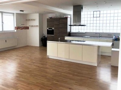 4-Zi.-Loftwohnung in Augsburg-Pfersee, modern saniert, für Paare oder kleine Familien