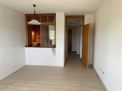 Helle 2-Zimmer-Wohnung mit traumhaftem Südbalkon und Blick über Amberg – ab September frei