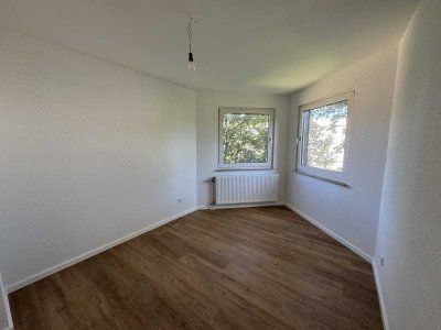 Erstbezug nach Sanierung: Schöne 3-Zimmer-Wohnung mit Balkon in Leverkusen