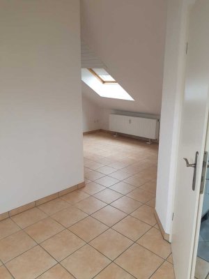 Schöne und modernisierte 2-Zimmer-Dachgeschosswohnung in Krefeld