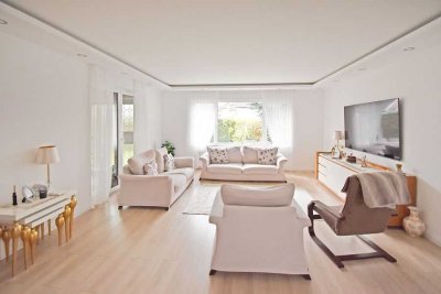 Detmold-Heidenoldendorf: Kernsanierter Bungalow auf großzügigem Grundstück