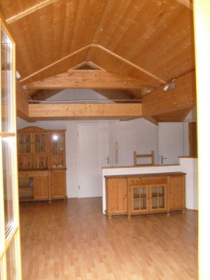 Ruhige DG Wohnung mit Balkon+Einbauküche in Aschau im Chiemgau