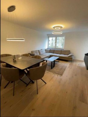 Geschmackvolle, modernisierte 3-Zimmer-Erdgeschosswohnung mit geh. Innenausstattung mit EBK