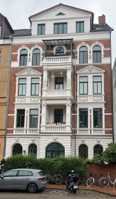 Geräumige 6-Zimmer-Penthouse-Wohnung mit gehobener Innenausstattung mit EBK in Hannover