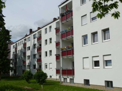 Schöne 2,5-Zimmer-Wohnung mit Loggia
