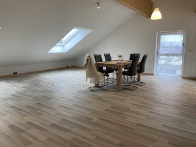 Helle 1-Zimmer Neubau-Dachgeschosswohnung in Östringen
