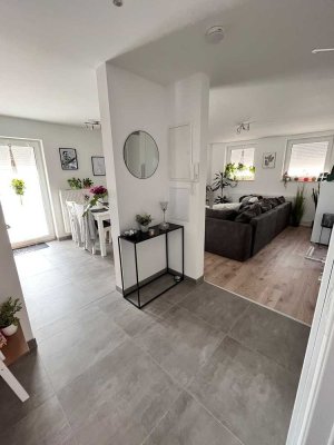 Schöne, helle 3-Zi.-Wohnung mit Balkon und Garten in Gondsroth, ideal für Single oder Paar
