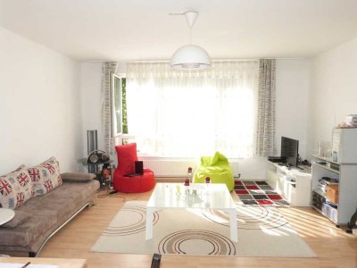 Schöne helle 2-Zimmer-Wohnung in der Kaiserstraße