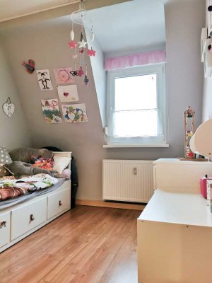 Charmante 3-Zimmer-Altbauwohnung  mit Balkon in attraktiver Lage