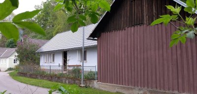 Kleines Landhaus in ruhiger Ortsrandlage mit viel Potential und Charme.