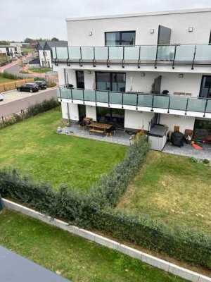 Gartenparadies inklusive: Moderne und komfortable 4-Zimmer Wohnung mit Einbauküche