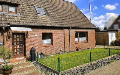 Zuhause ankommen: Liebevoll gepflegte Haushälfte zentral in Zetel