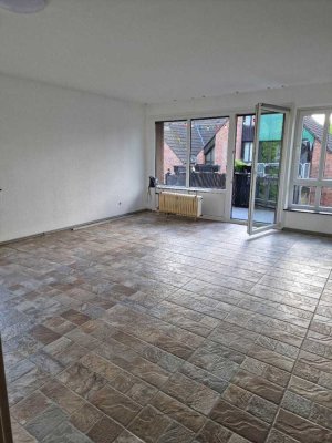 Vollständig renovierte Wohnung mit drei Zimmern und Balkon in Korschenbroich