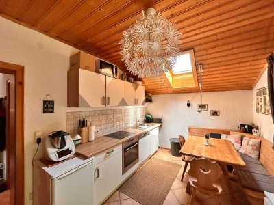 Exklusive, vollständig renovierte 2,5-Zimmer-Maisonette-Wohnung mit geh. Innenausstattung in Hausham