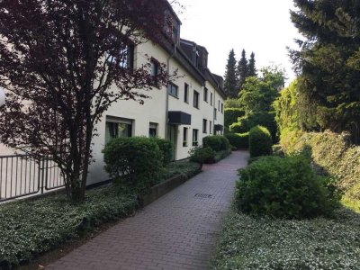 Neuwertige 2,5-Zimmer-EG-Wohnung mit Balkon und EBK in Essen