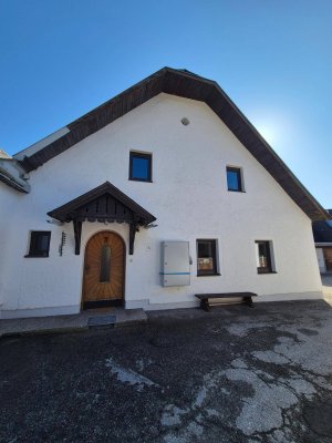 Saniertes Einfamilienhaus auf Gutshof in Ruhelage