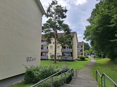 3 Zimmer 78,4 qm 2. OG mit Balkon und Keller in verkehrsberuhgter Laage für 1.200 € zuz. 220 € NK