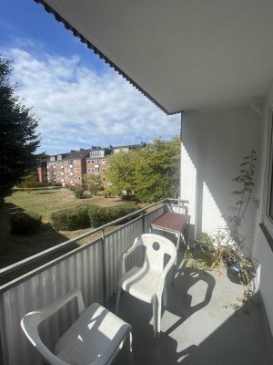 Helle 2-ZKB-Wohnung mit Einbauküche in Bremen