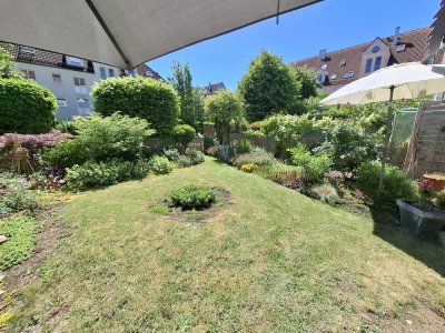 EINE KLEINE OASE AM WESTLICHEN STADTRAND - GARTENLIEBHABER GESUCHT!