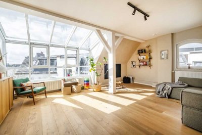 Charakterstark, lichtdurchflutet und außergewöhnlich:
DG-Wohnung mit  Dachterrasse am Isemarkt