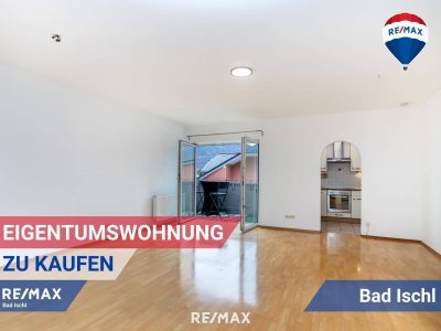 Große Dachgeschosswohnung mit Terrasse u. überdachtem PKW-Stellplatz im Zentrum – großzügig Wohnen über den Dächern