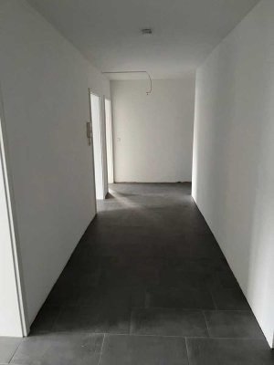 Modernisierte sonnige Wohnung mit sehr großer Terrasse in ruhiger Lage