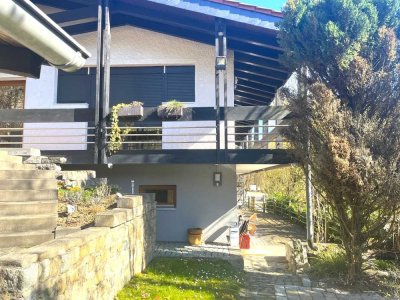 Idyllisches Wohnen im Grünen - Wohnhaus mit großer Terrasse, Garten und Garage