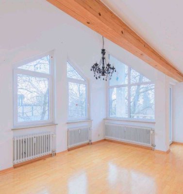 Charmante, modernisierte 3-Zimmer-DG-Wohnung mit Sichtbalken und Balkon, TG,  in Gröbenzell