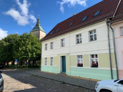 Altlandsberg bei Neuenhagen, ruhige Lage mit Dachterasse und Einbauküche in kleinem süßem Haus