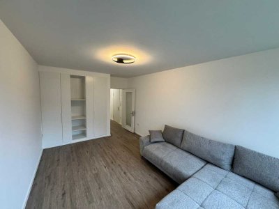 Frisch kernsanierte, charmante möbilierte 1-Zimmerwohnung im EG in Wersten zu vermieten