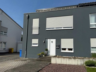 Doppelhaushälfte mit großem Grundstück in Hünstetten