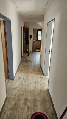 900 € - 80 m² - 5.0 Zi.