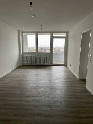 Renovierte 3-ZKB mit Balkon und Einbauküche