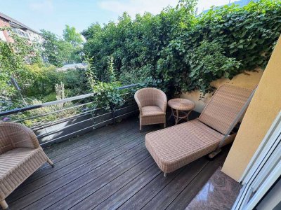 Vollmöblierte Wohnung in gepflegtem Wohnhaus mit Balkon und gehobener Ausstattung