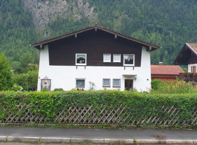 Geräumiges, 10-Raum-Haus in Bayrischzell, zentral gelegen, teilw. mit Bergblick, derzeit vermietet,