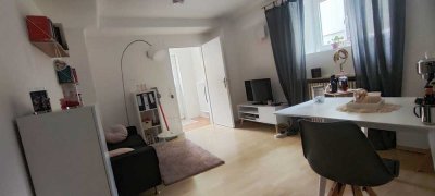 Sanierte 2-Zi-Wohnung, Souterrain in Altstadtnähe