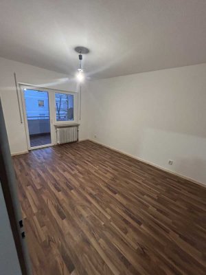 Helle 3-Zimmer Dachgeschosswohnung mit Balkon in Maikammer