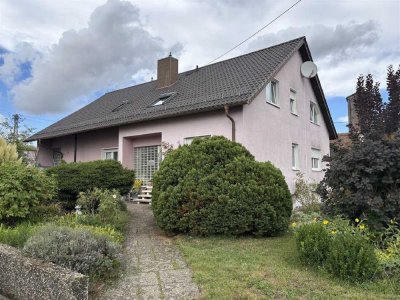 Zweifamilienwohnhaus in Bechhofen in schöner Wohnlage