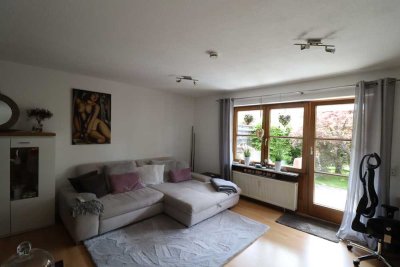-Prov. frei- Geschmackvolle zwei  Zimmer Erdgeschosswohnung mit Terrasse und eigenem Garten