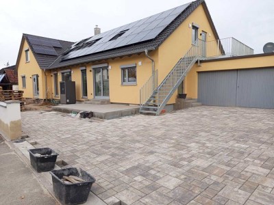 Moderne 63m² Neubauwohnung (KfW 55) im Erdgeschoss – mit Terrasse, Gartenoption, Keller & Garage