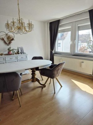 schöne, helle 4 Zimmer - Etagenwohnung Schweinheimer Höhe