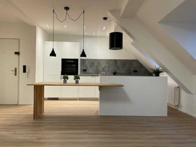 Möblierte Dachgeschosswohnung im begehrten Wasserviertel