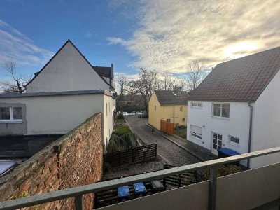 Helle 3-Raum-Wohnung mit Balkon, Tageslichtbad und separater Küche