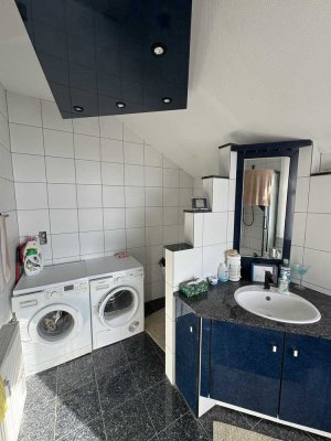 Helle 1,5-Zimmer Dachgeschoss-Wohnung mit Loggia in Heppenheim-Sonderbach (Bergstraße)