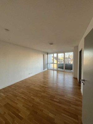 Atelier Wohnung / Gewerbe EG & 3 Wohnungen 2.OG nähe HBF mit Keller und TG STP