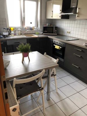 Ansprechende 4-Zimmer-DG-Wohnung mit Balkon und Einbauküche in Waldalgesheim