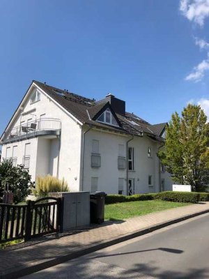 Wunderschöne 4 Zimmerwohnung mit Traumausblick ins Grüne